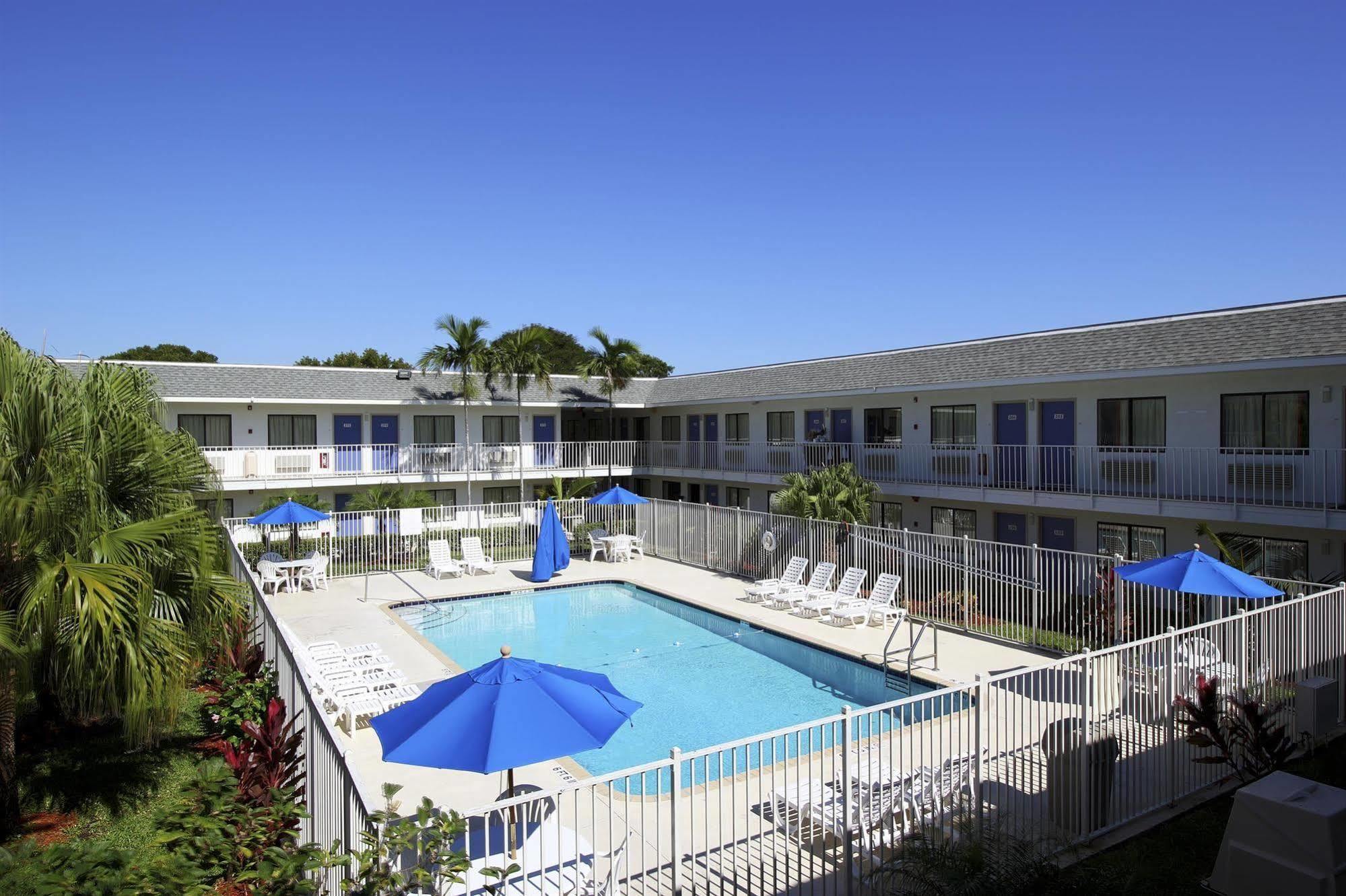 6-lantana West Palm Beach, Fl Hotel