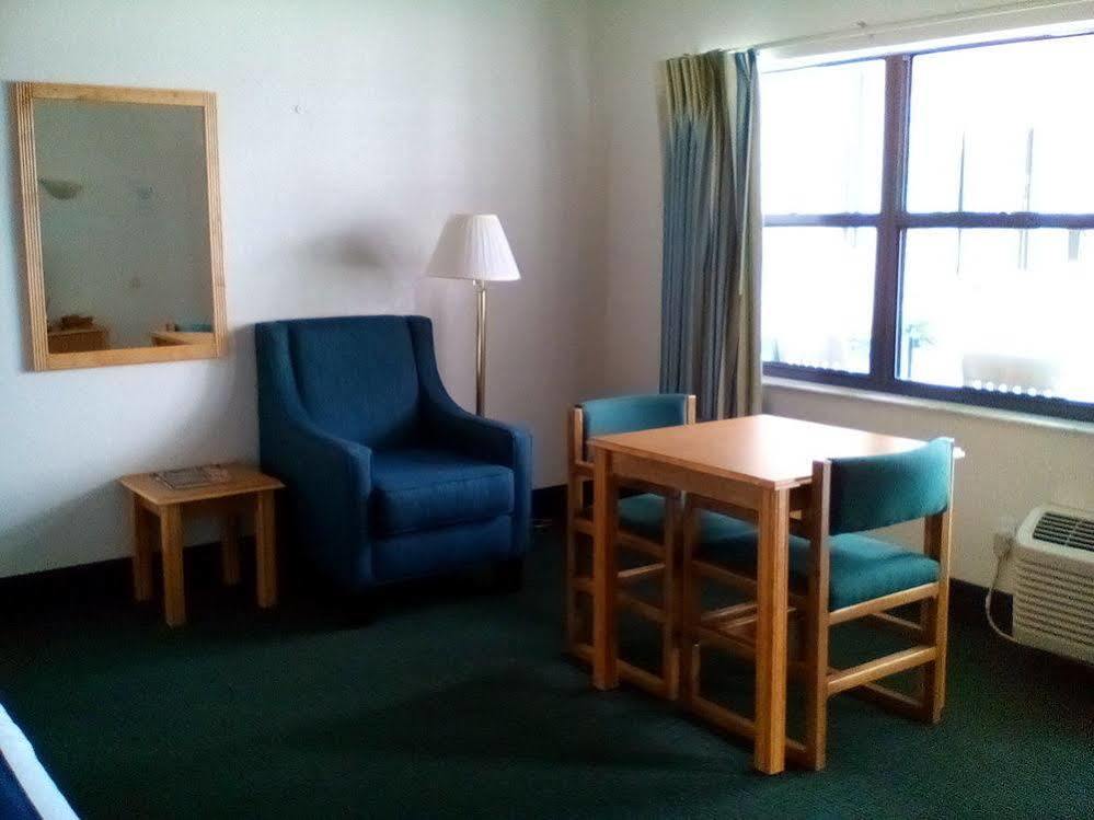 Dockside & Resort 3*