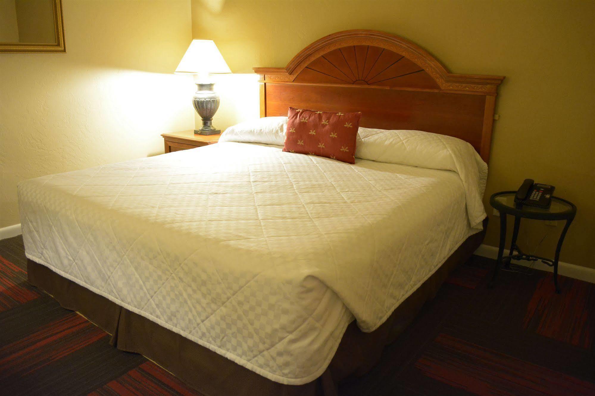 Crystal Cove Riverfront 3*