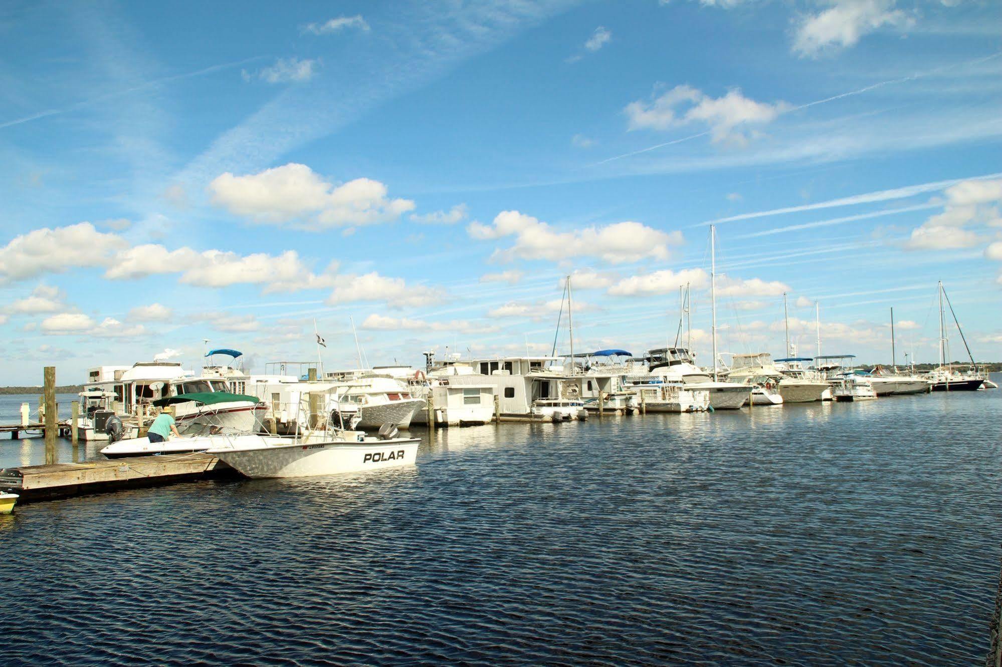 Resort Crystal Cove Riverfront Palatka