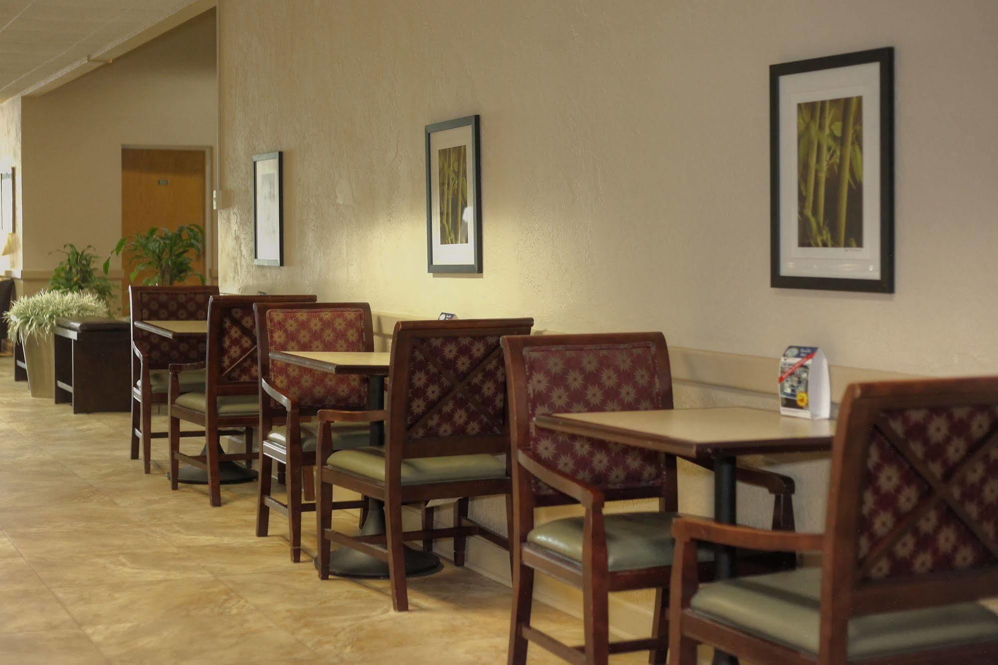Crystal Cove Riverfront 3*