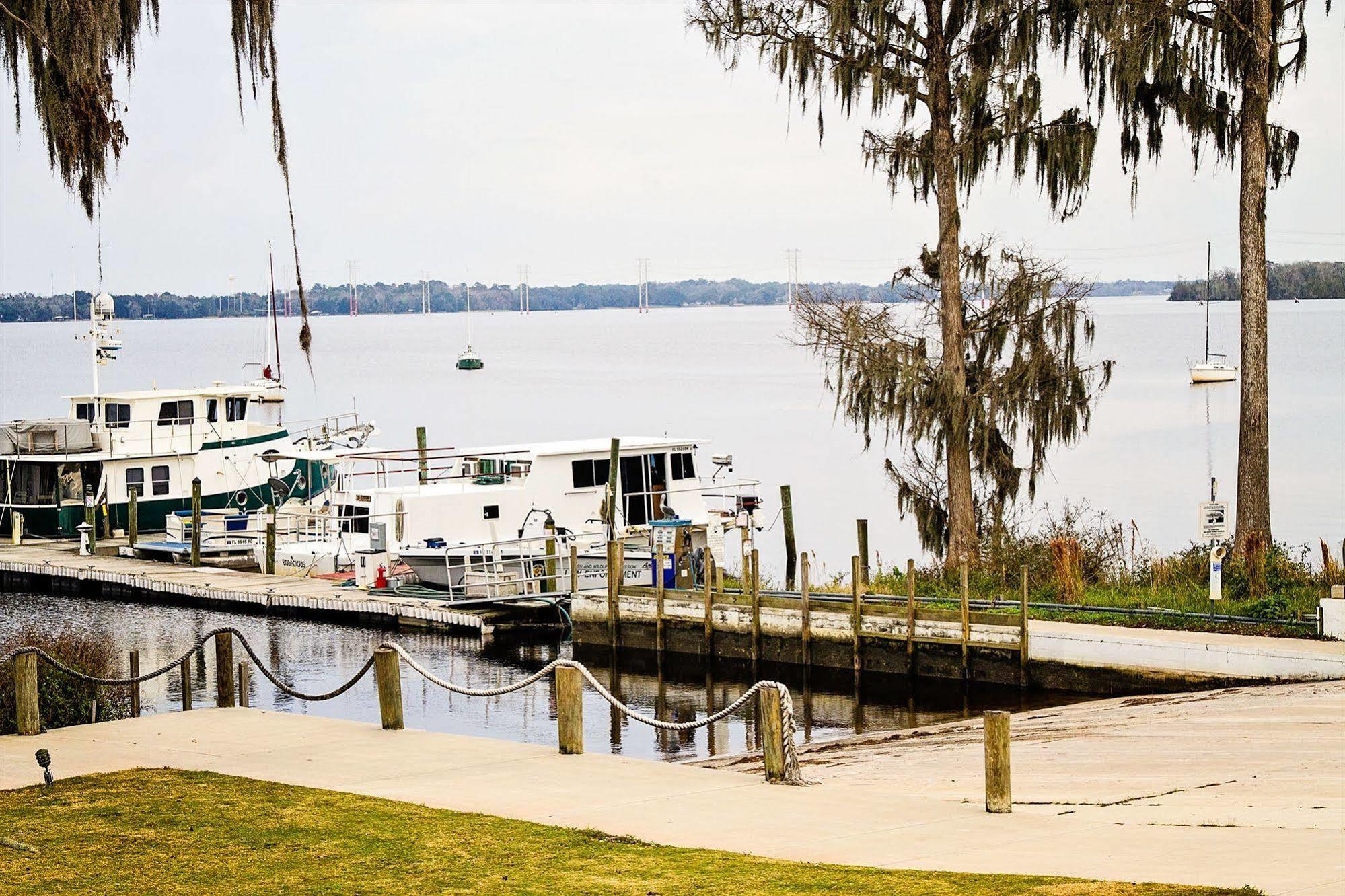 Crystal Cove Riverfront 3* Palatka