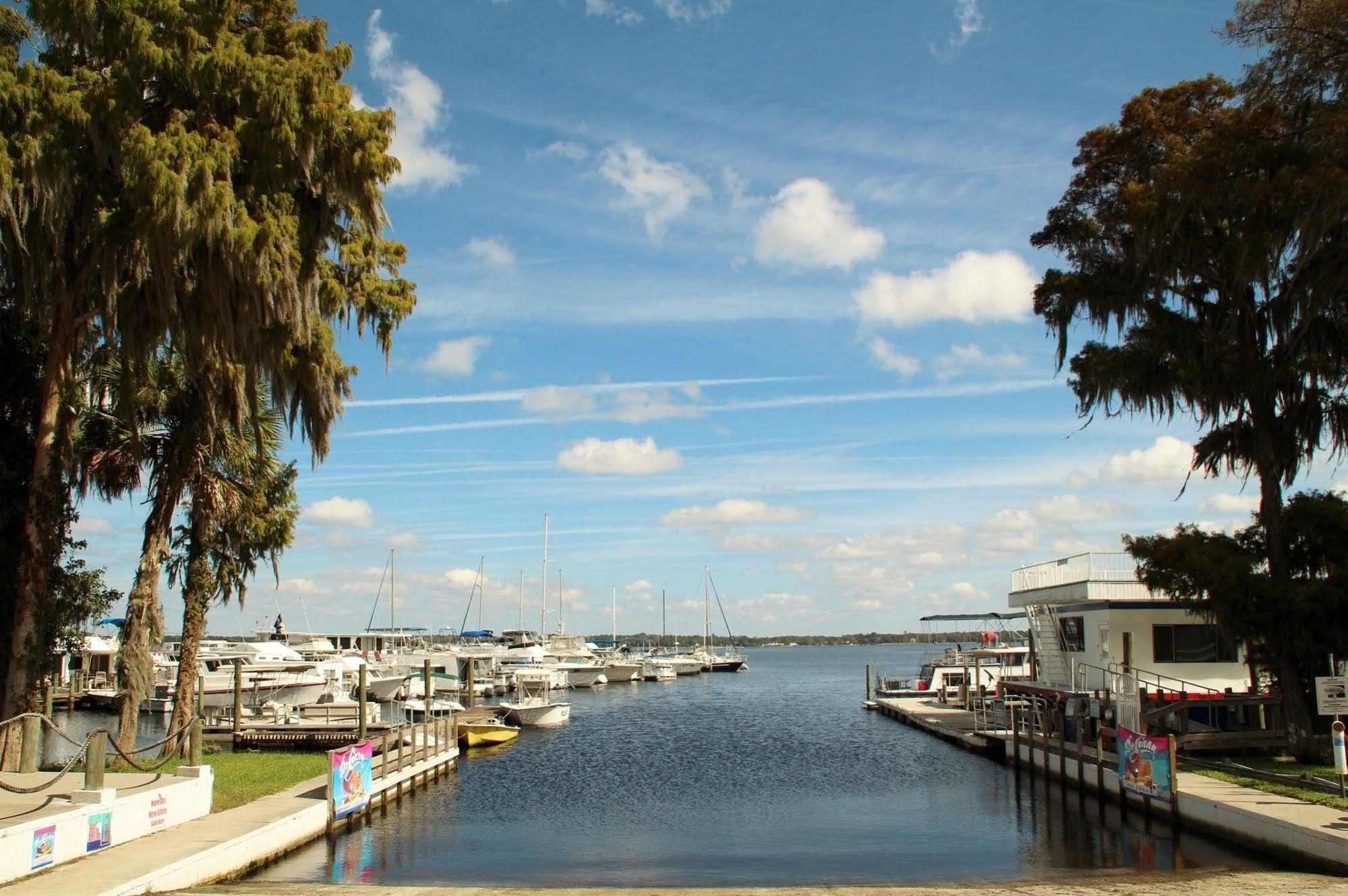 Crystal Cove Riverfront 3* Palatka