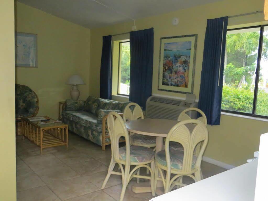 Hadley And Marina Hotel 3*