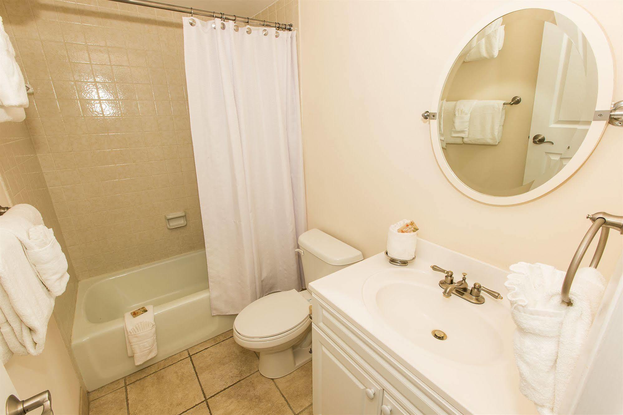 Sterling Huntington By The Sea Resort 3*