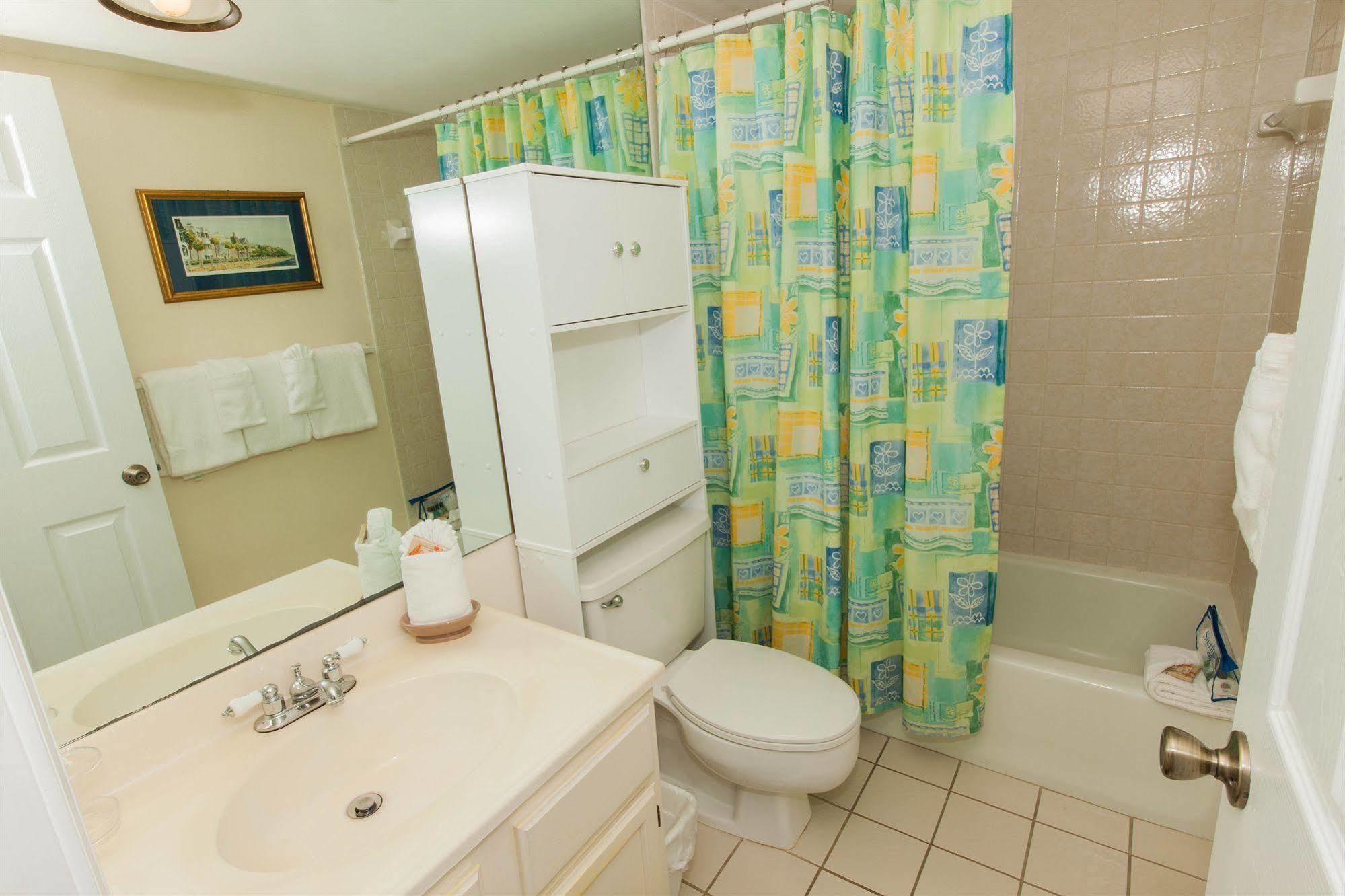 Sterling Huntington By The Sea Resort 3*