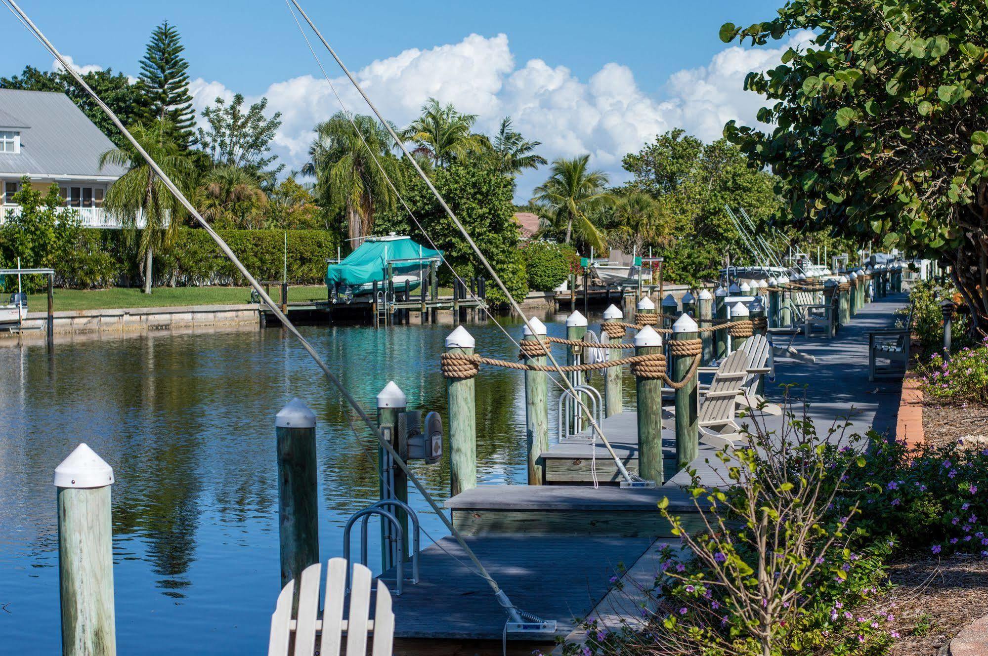 Moorings Resort 3*