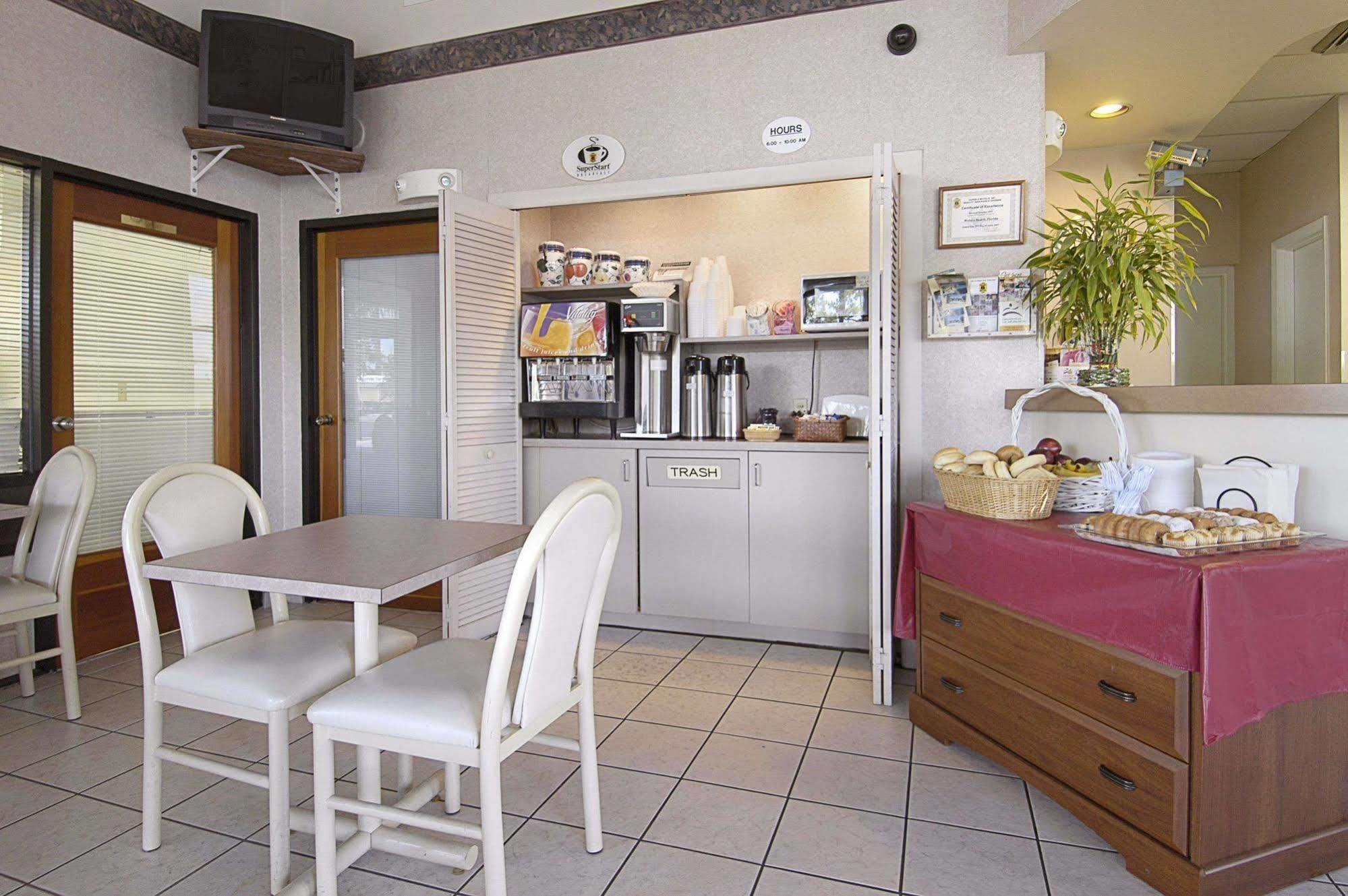 Super 8 By Wyndham Riviera West Palm Hotel Riviera Beach