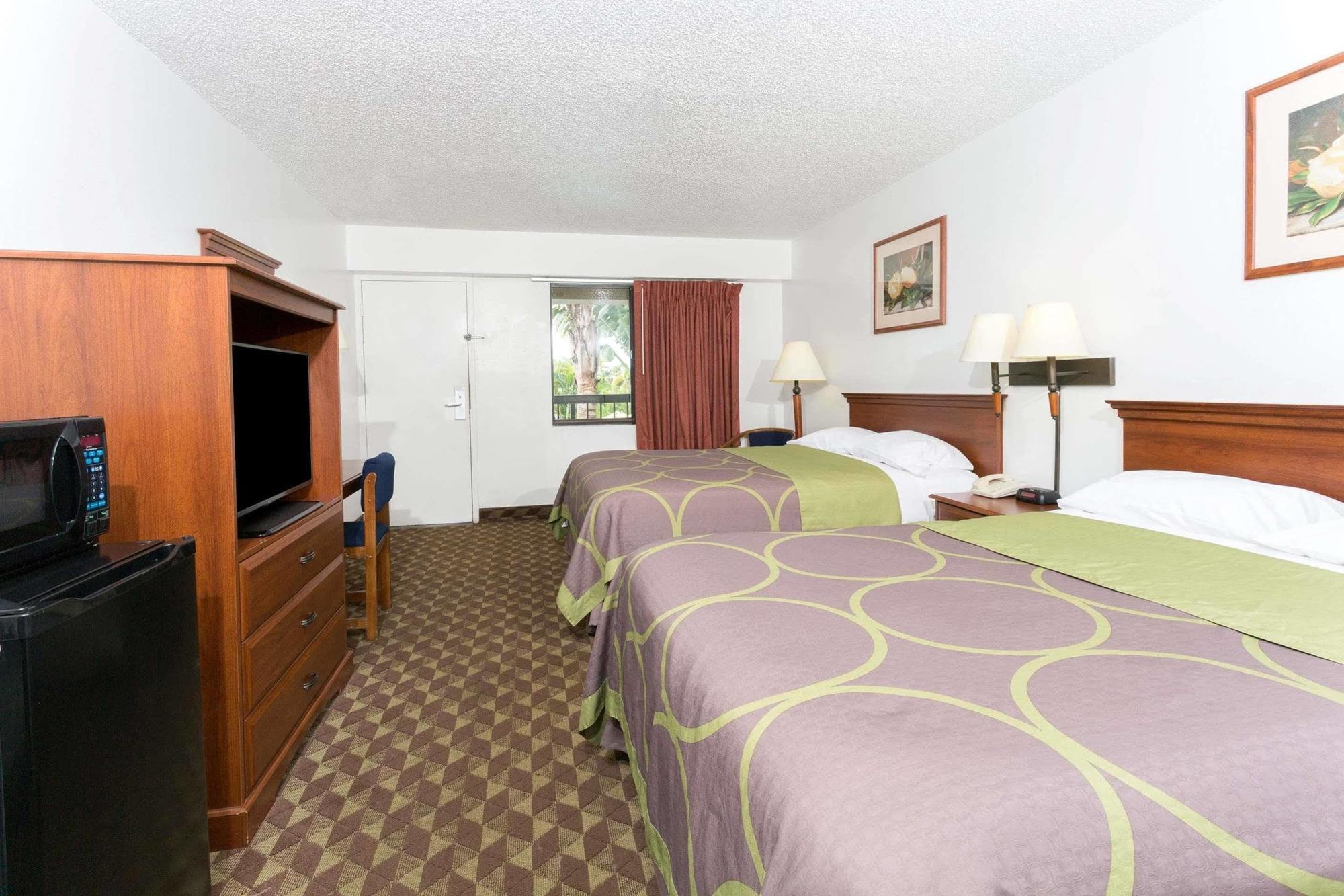 Super 8 By Wyndham Riviera West Palm Riviera Beach