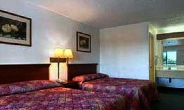 Super 8 By Wyndham Riviera West Palm *