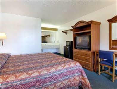 Hotel Super 8 By Wyndham Riviera West Palm