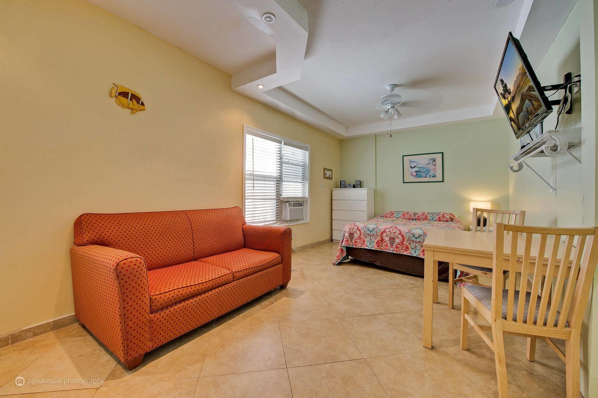 Coral House 2*
