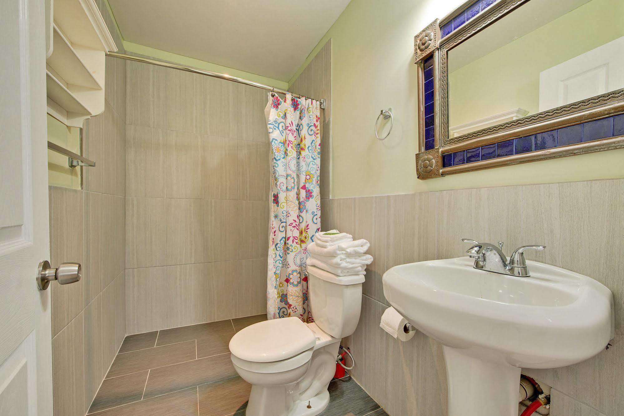 Coral House 2*