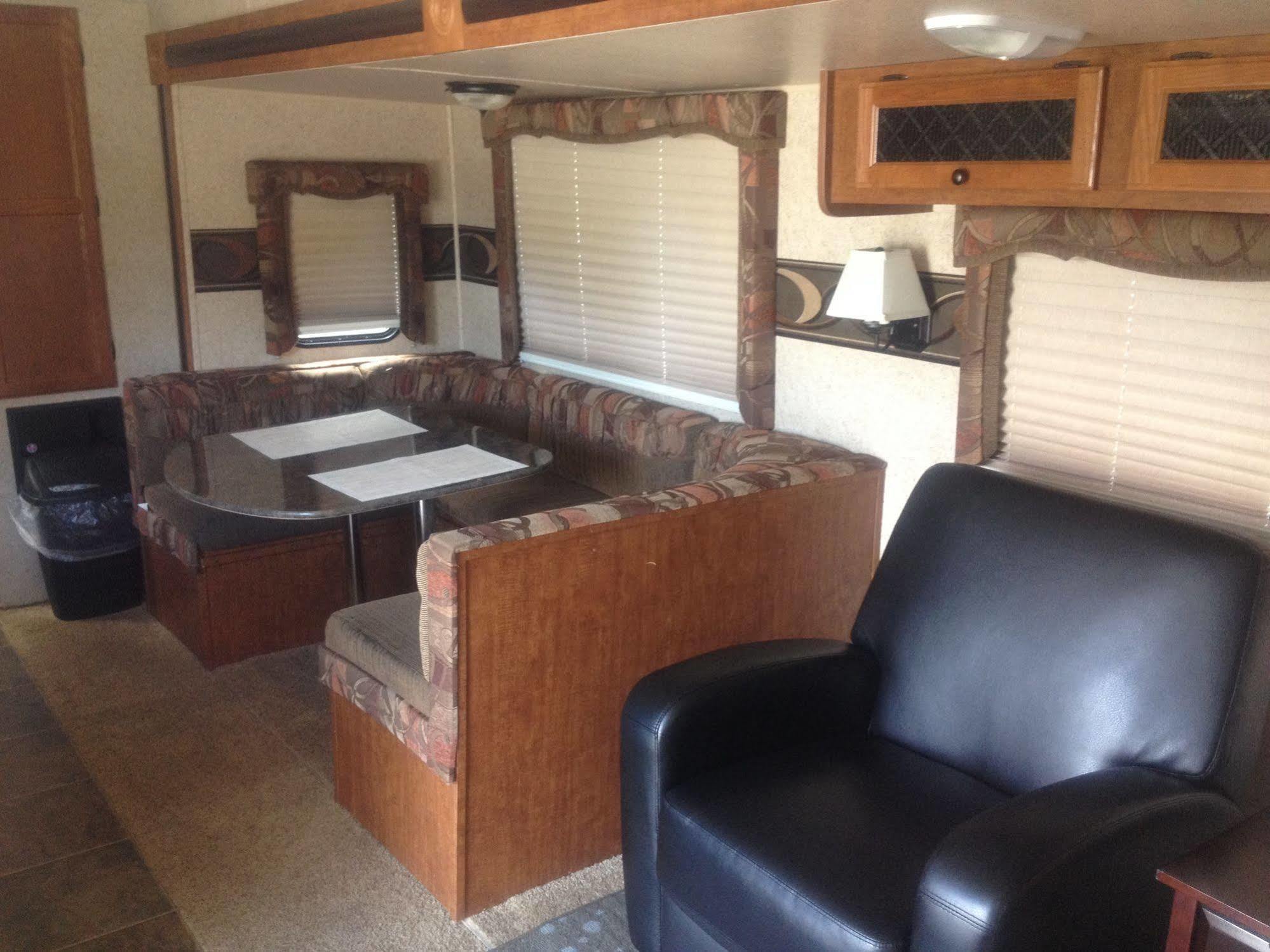Winter Quarters Encore Manatee Rv Hotel Bradenton
