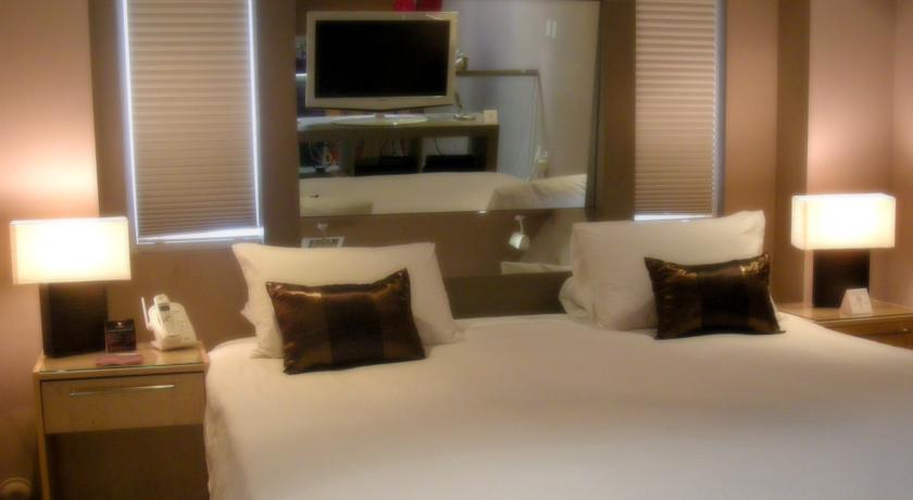 Aladdin​ - Couples Only​ 3* Miami Springs