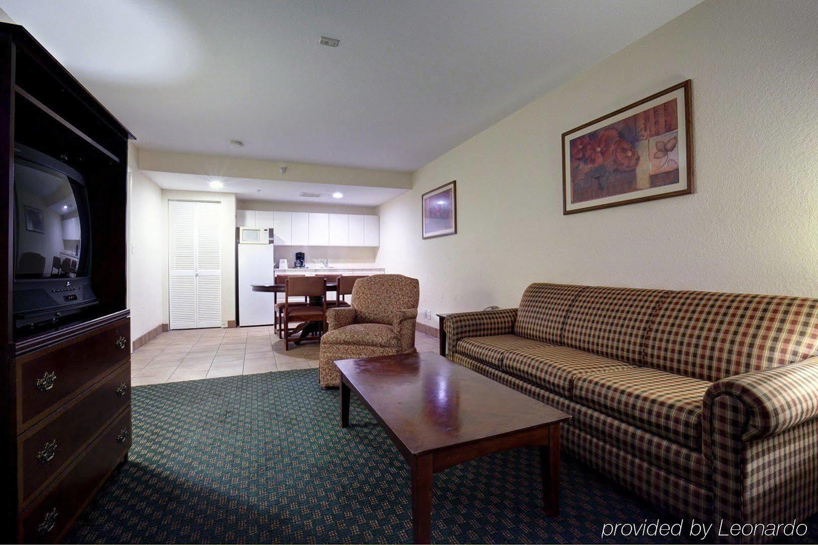 Baymont By Wyndham Punta Gorda/port Charlotte Hotel