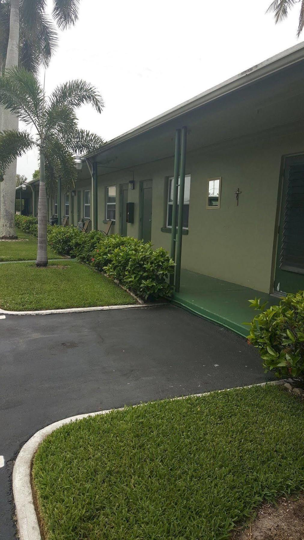 Tamiami Motel Naples