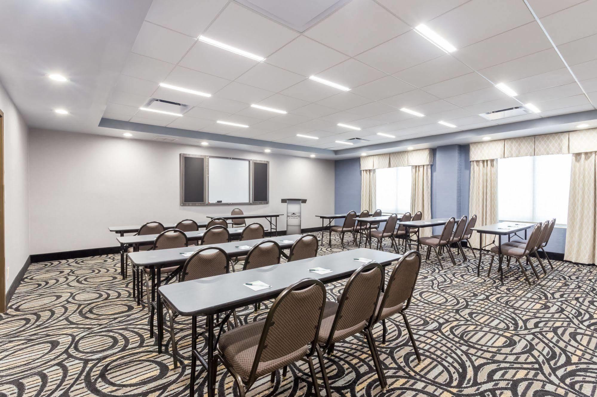 Wingate By Wyndham, Universal - Free Theme Park Shuttle 3*