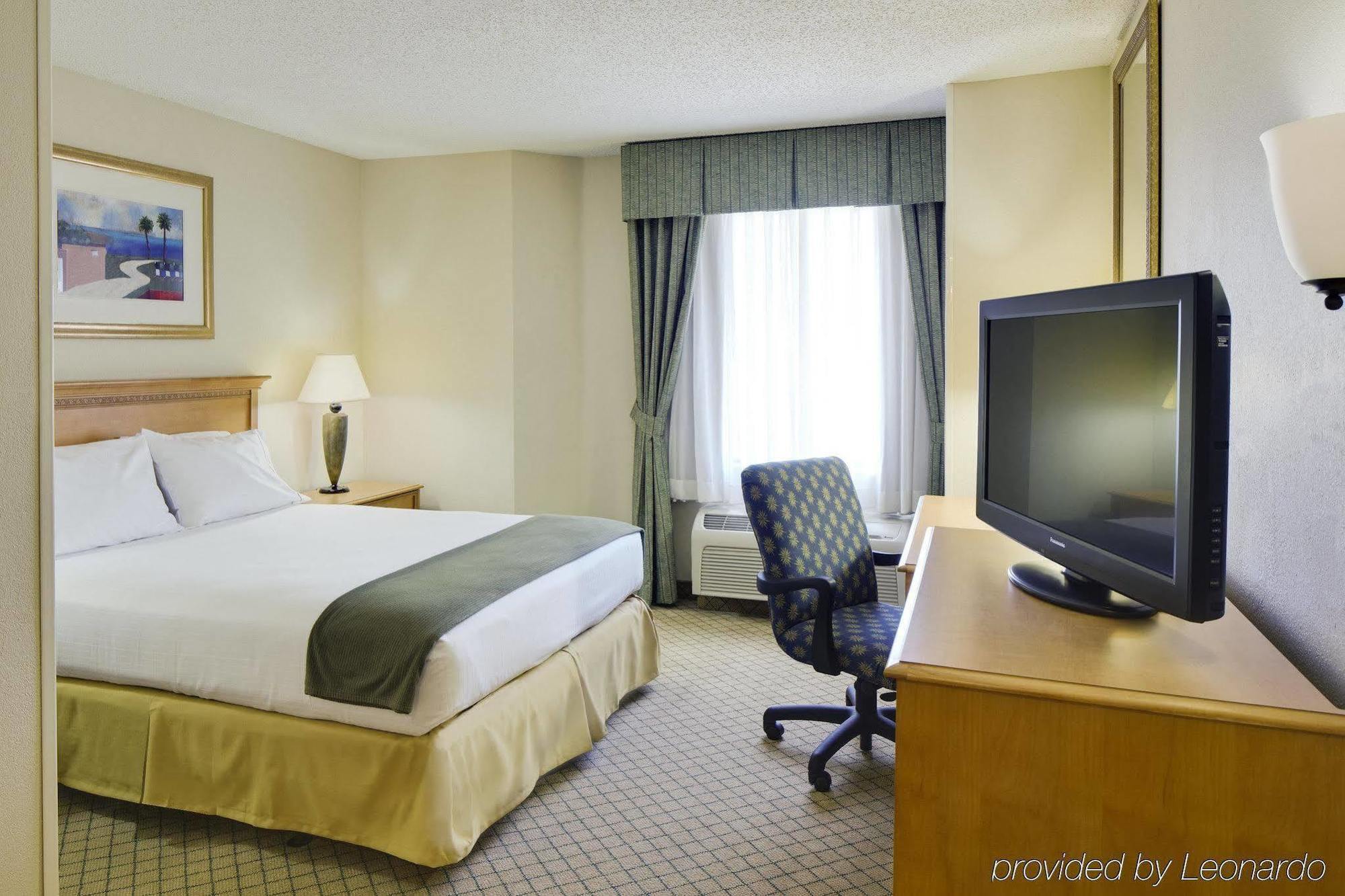 Express & - Nearest Universal By Ihg Hotel 3*