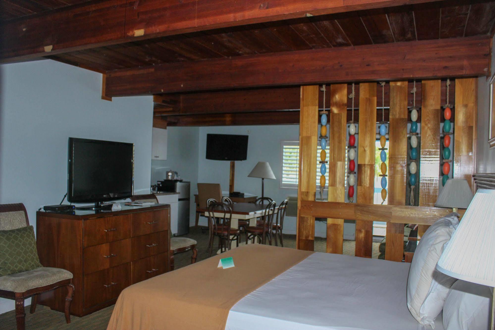 Rhumcay Beach And Grille Resort 3*