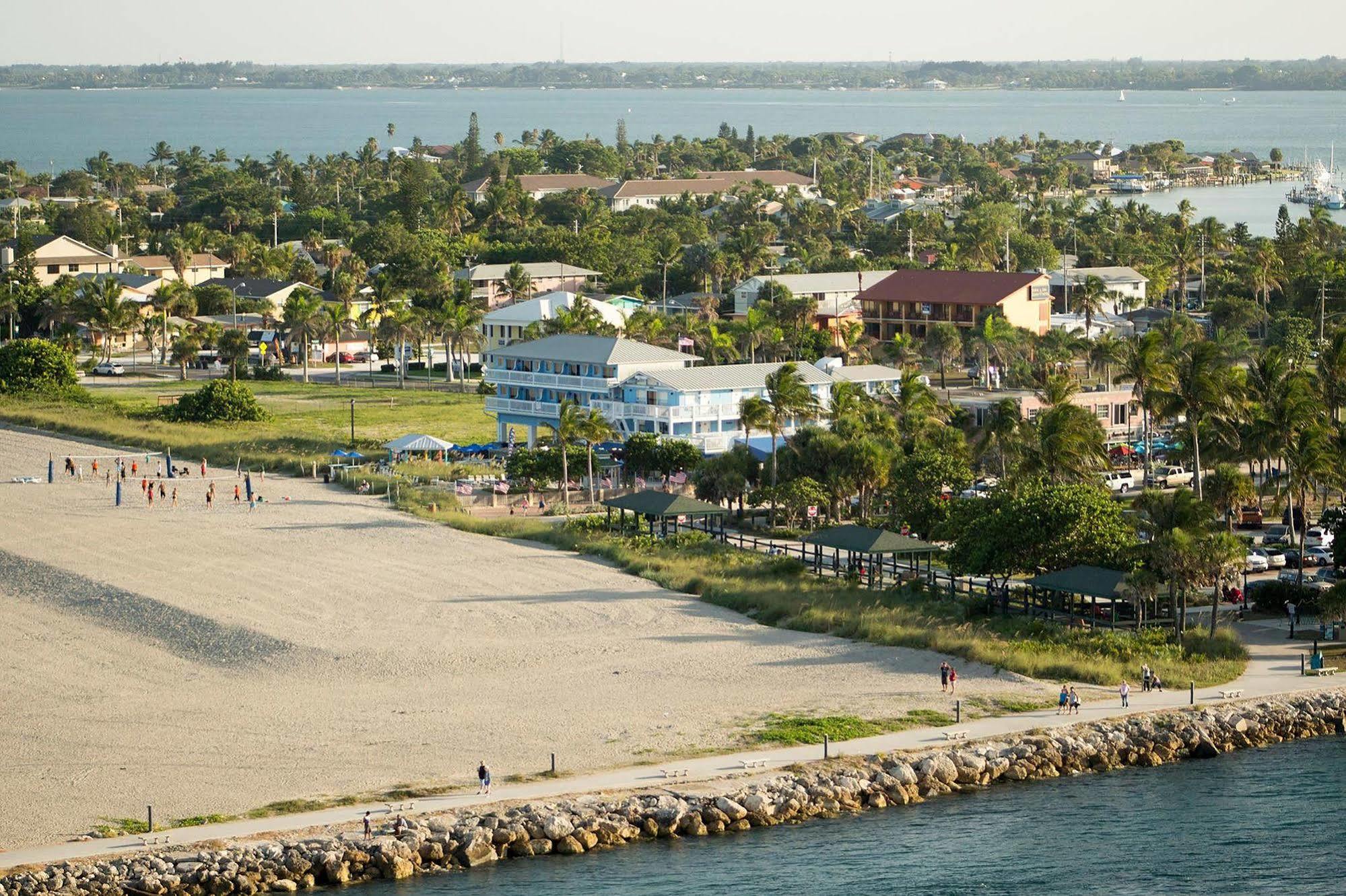 Rhumcay Beach And Grille Resort 3*