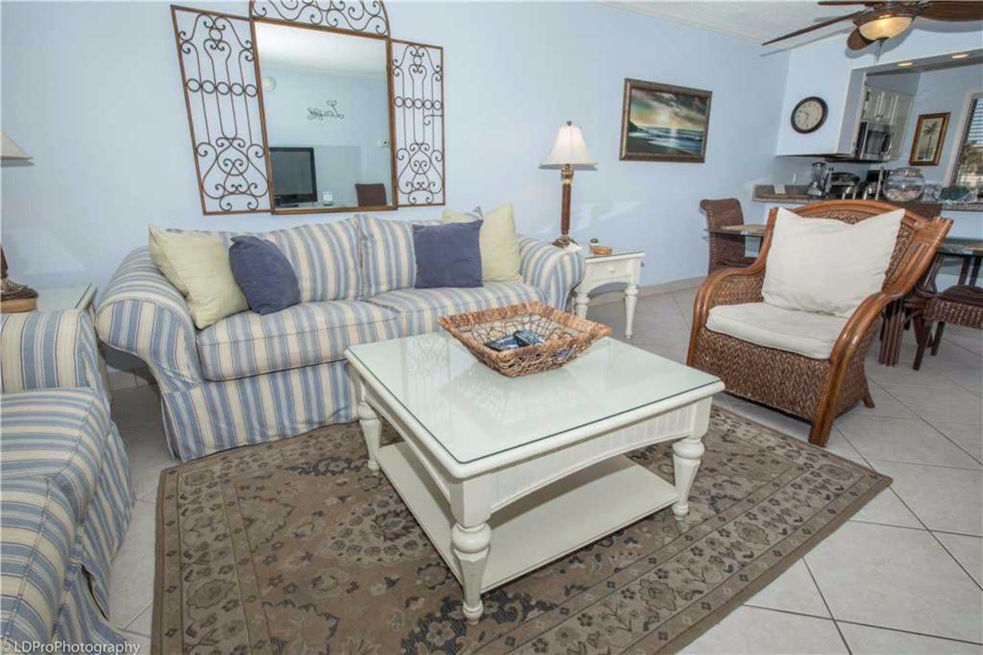 Islander By Isle Hotel Destin