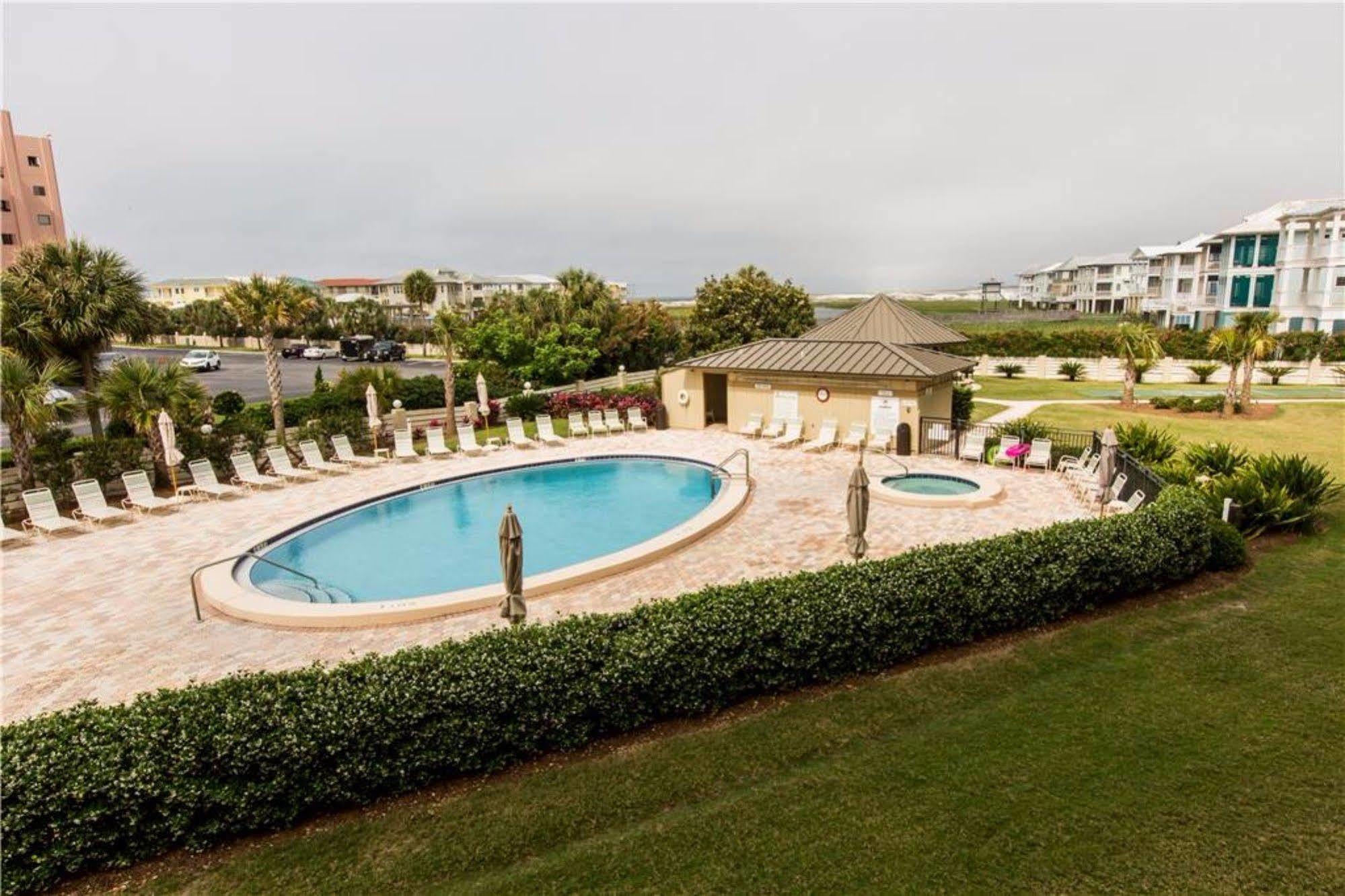 Islander By Isle Hotel 3*