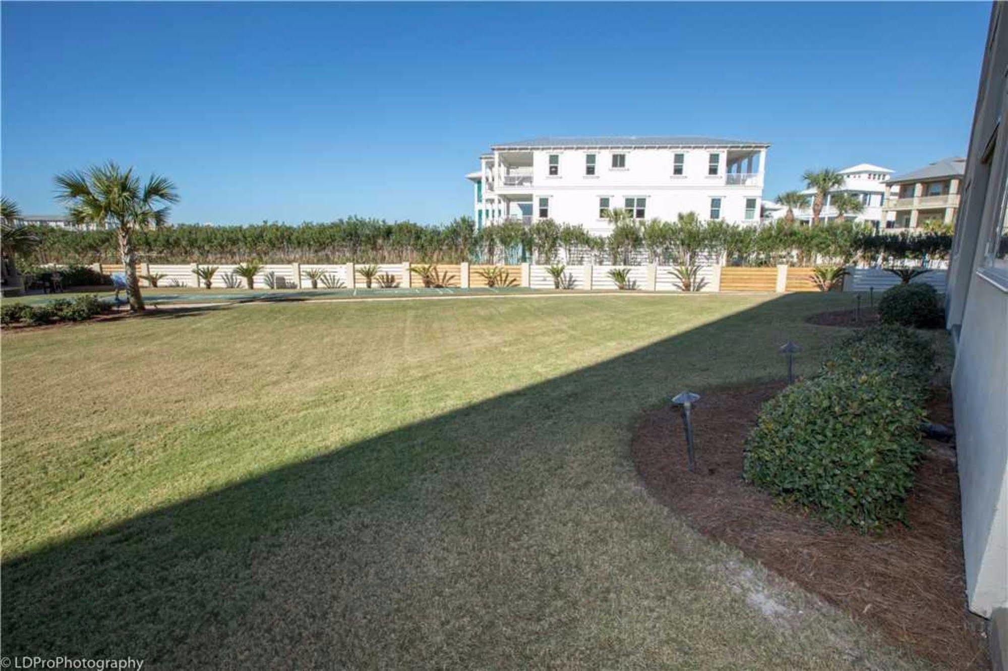 Islander By Isle Hotel 3*