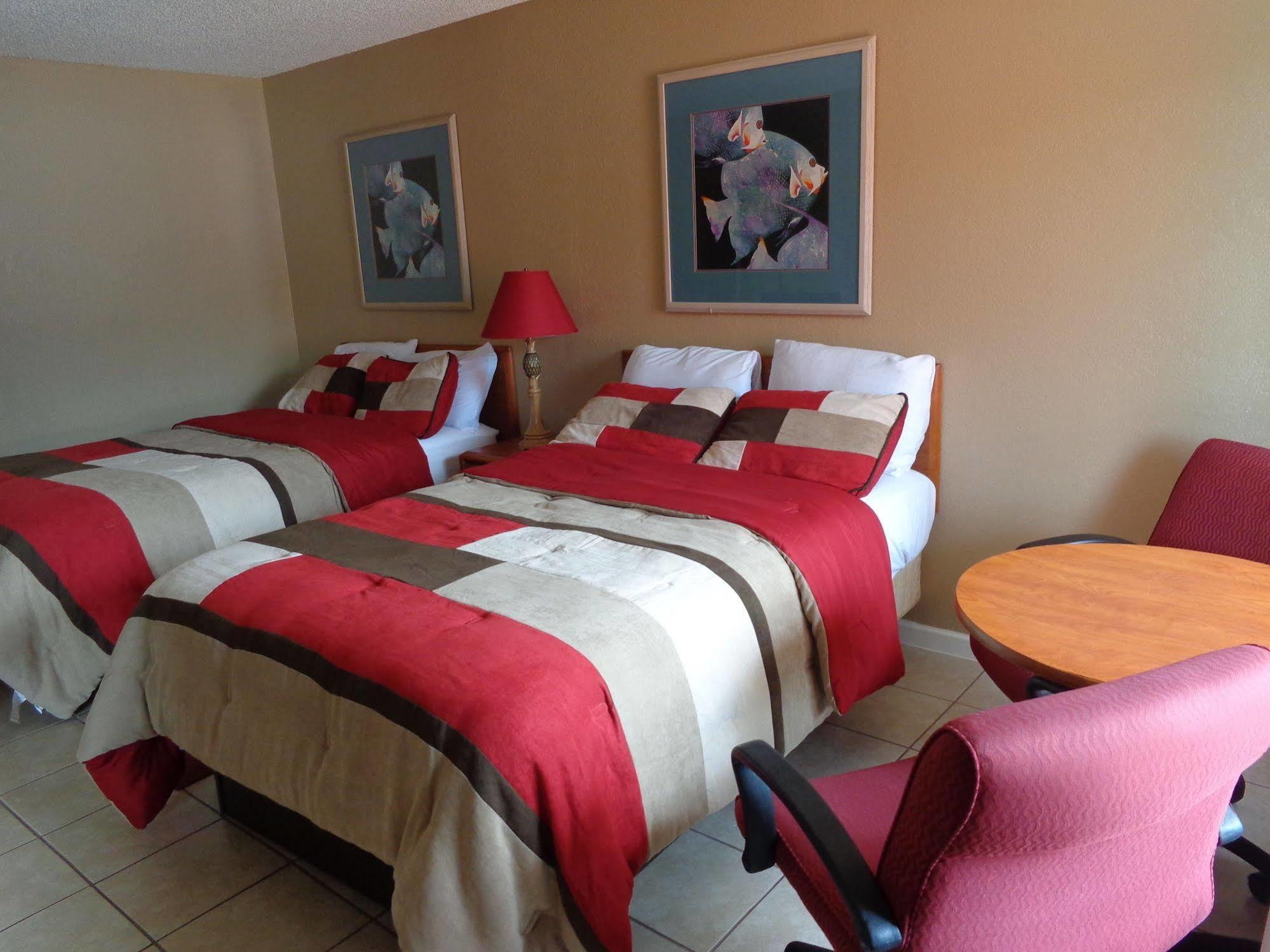 Hotel Days By Wyndham Cruiseport West At I-95/524 Cocoa