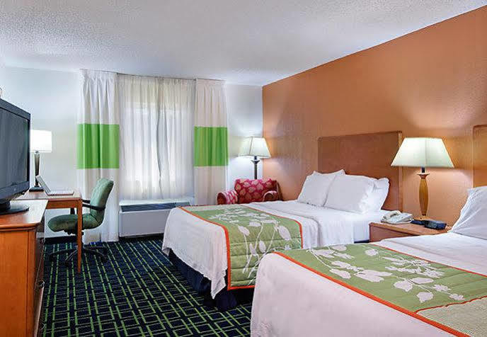 Fairfield And By Marriott Tampa North Hotel