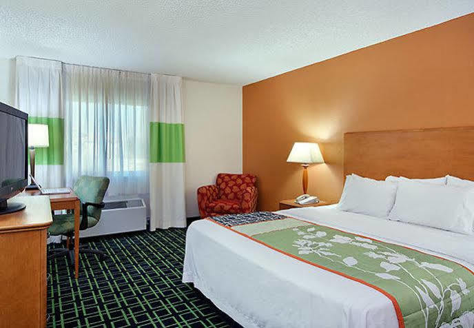 Hotel Fairfield And By Marriott Tampa North