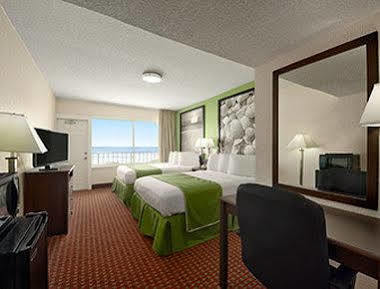 Inn Quality Daytona Oceanfront 2*