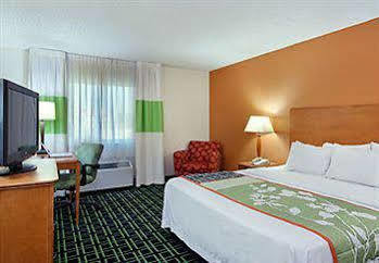 Fairfield And By Marriott Tampa North Temple Terrace