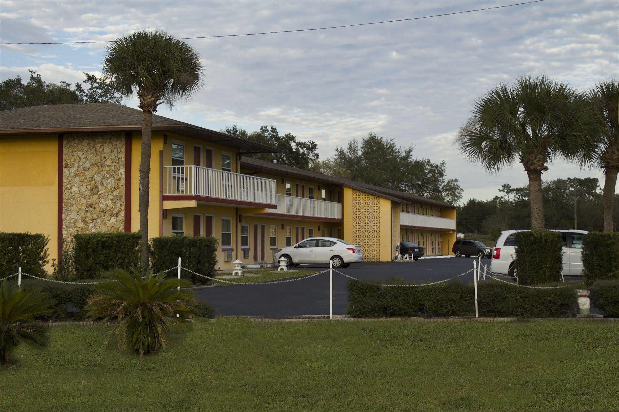 Knights Hotel 2*