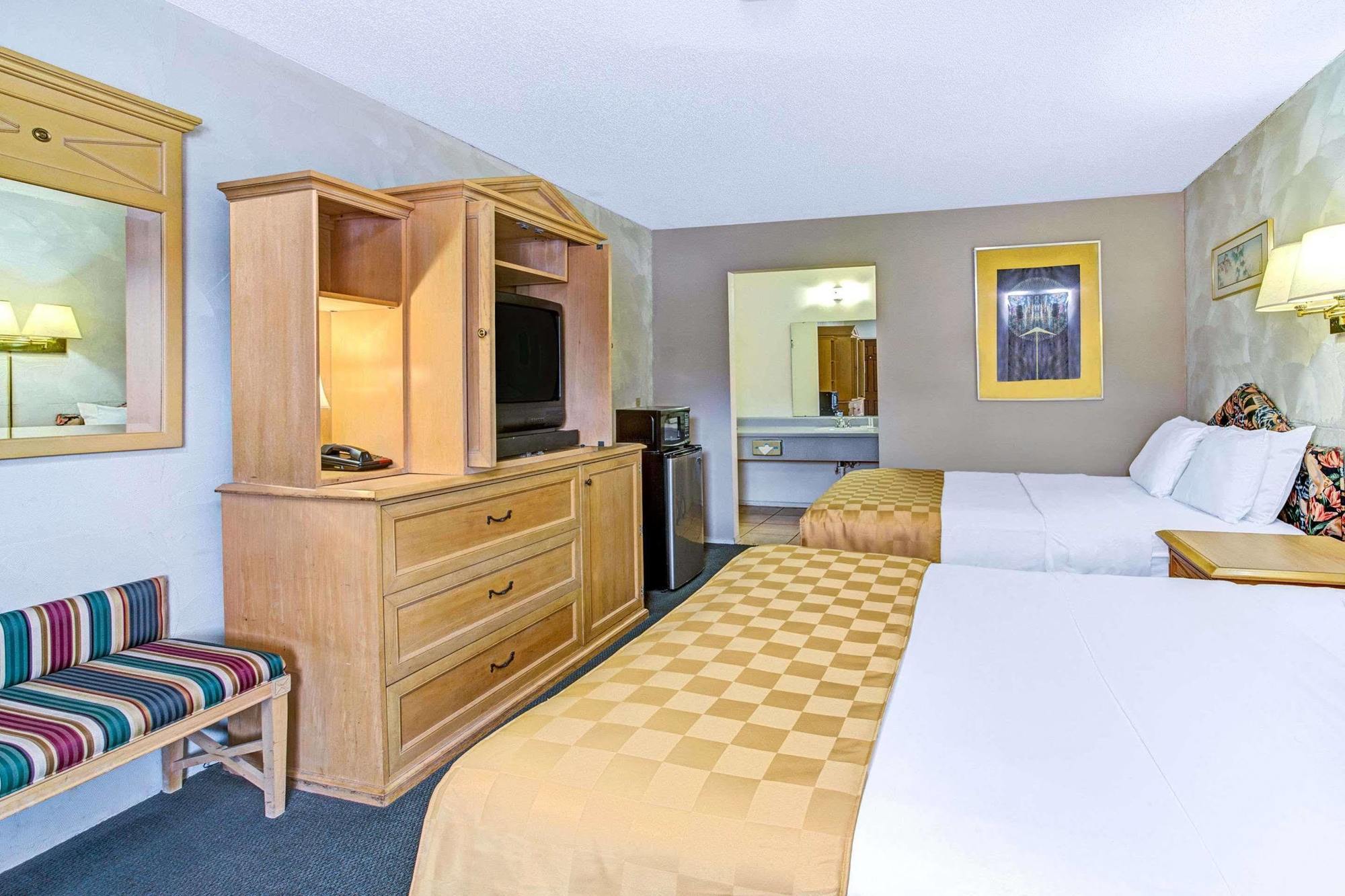 Hotel Knights 2*