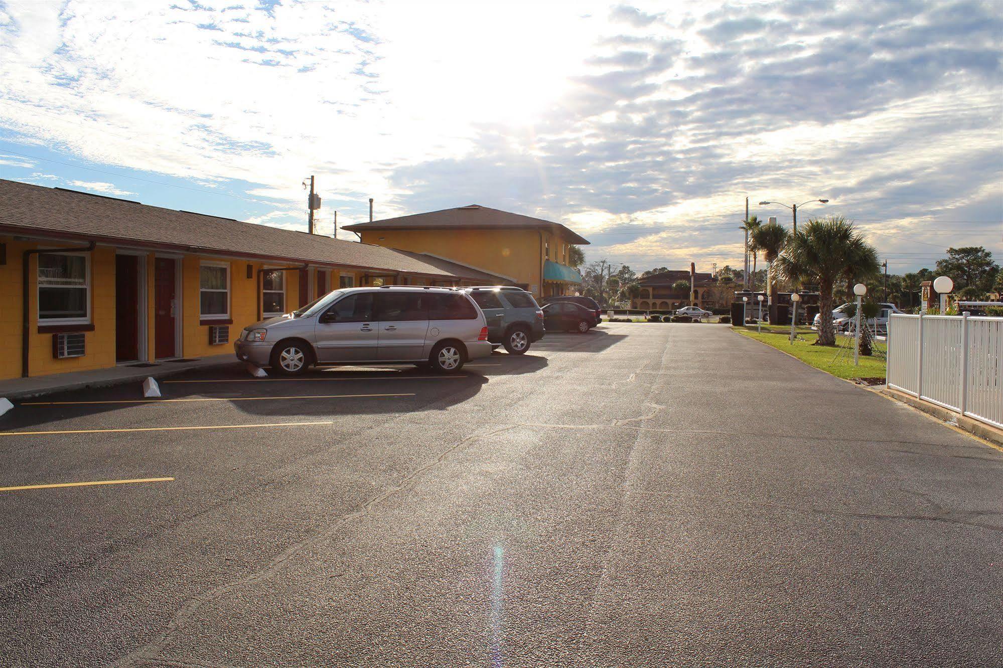 Knights Hotel