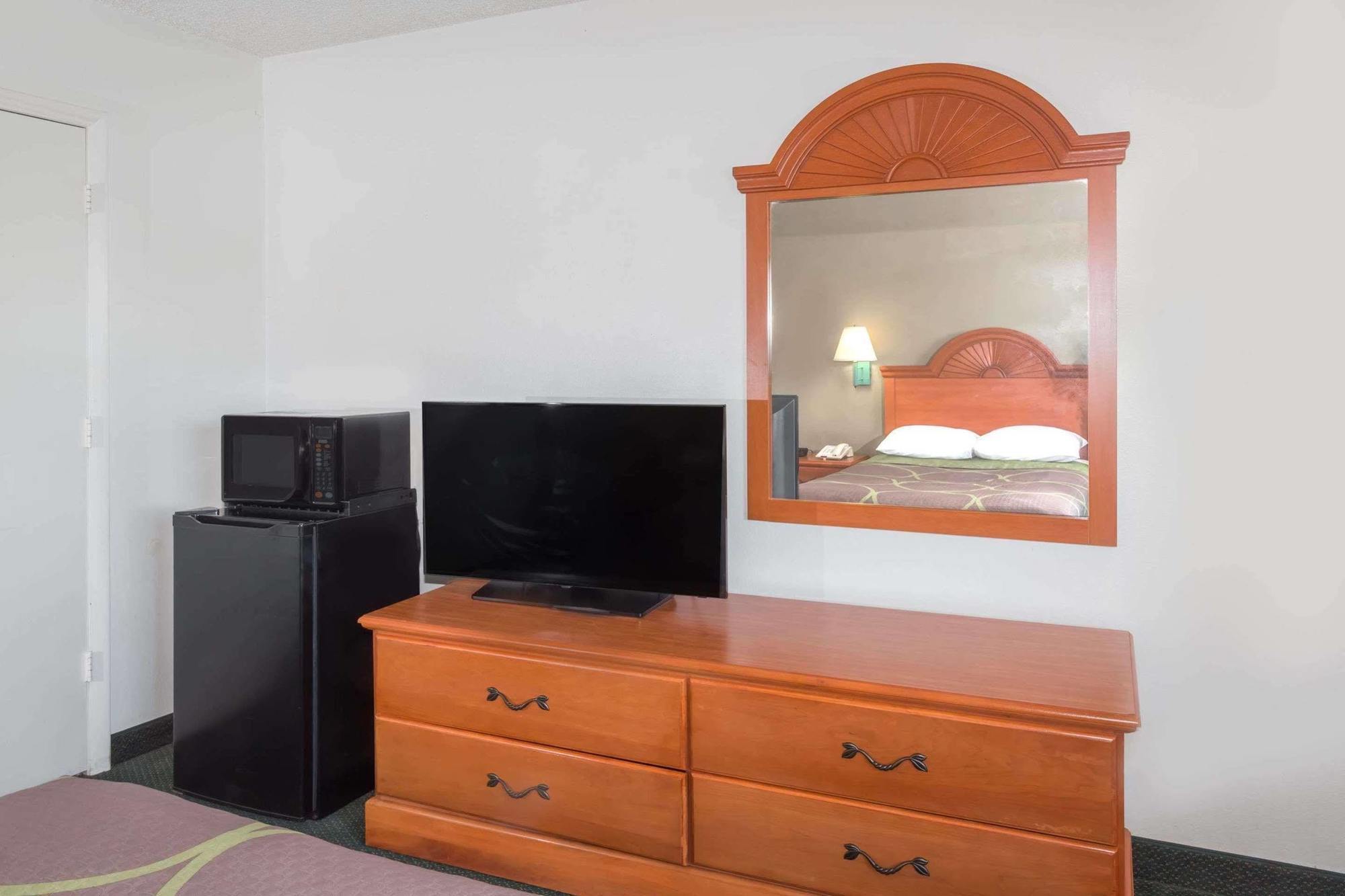 Redfinn Motel 2*