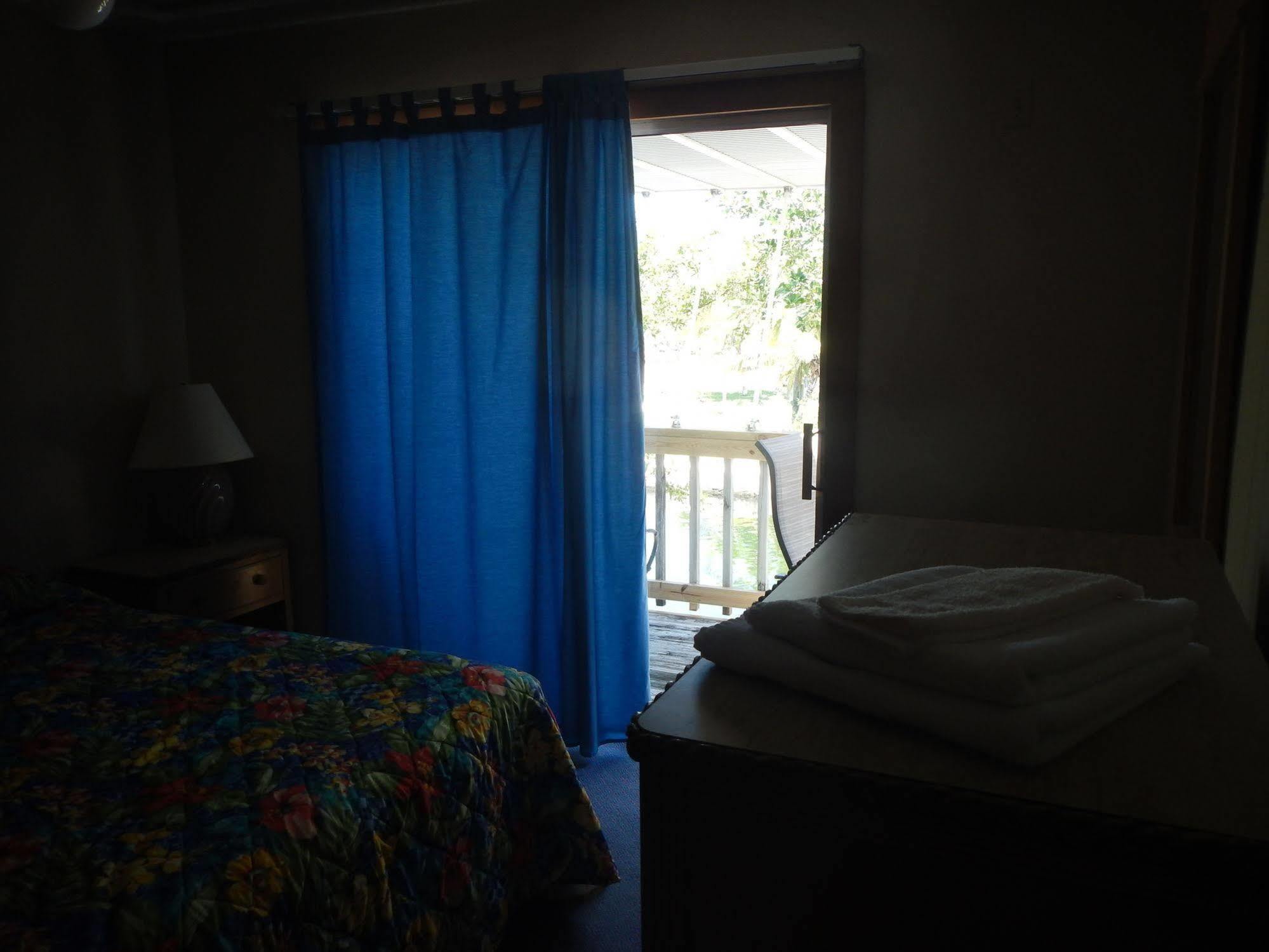 Apartment Ed & Ellen'S Canal Duplexes W/Dockage - Big Pine Key Big Pine Key