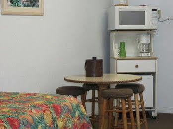 Ed & Ellen'S Canal Duplexes W/Dockage - Big Pine Key Apartment Big Pine Key