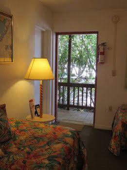 Ed & Ellen'S Canal Duplexes W/Dockage - Big Pine Key Apartment Big Pine Key