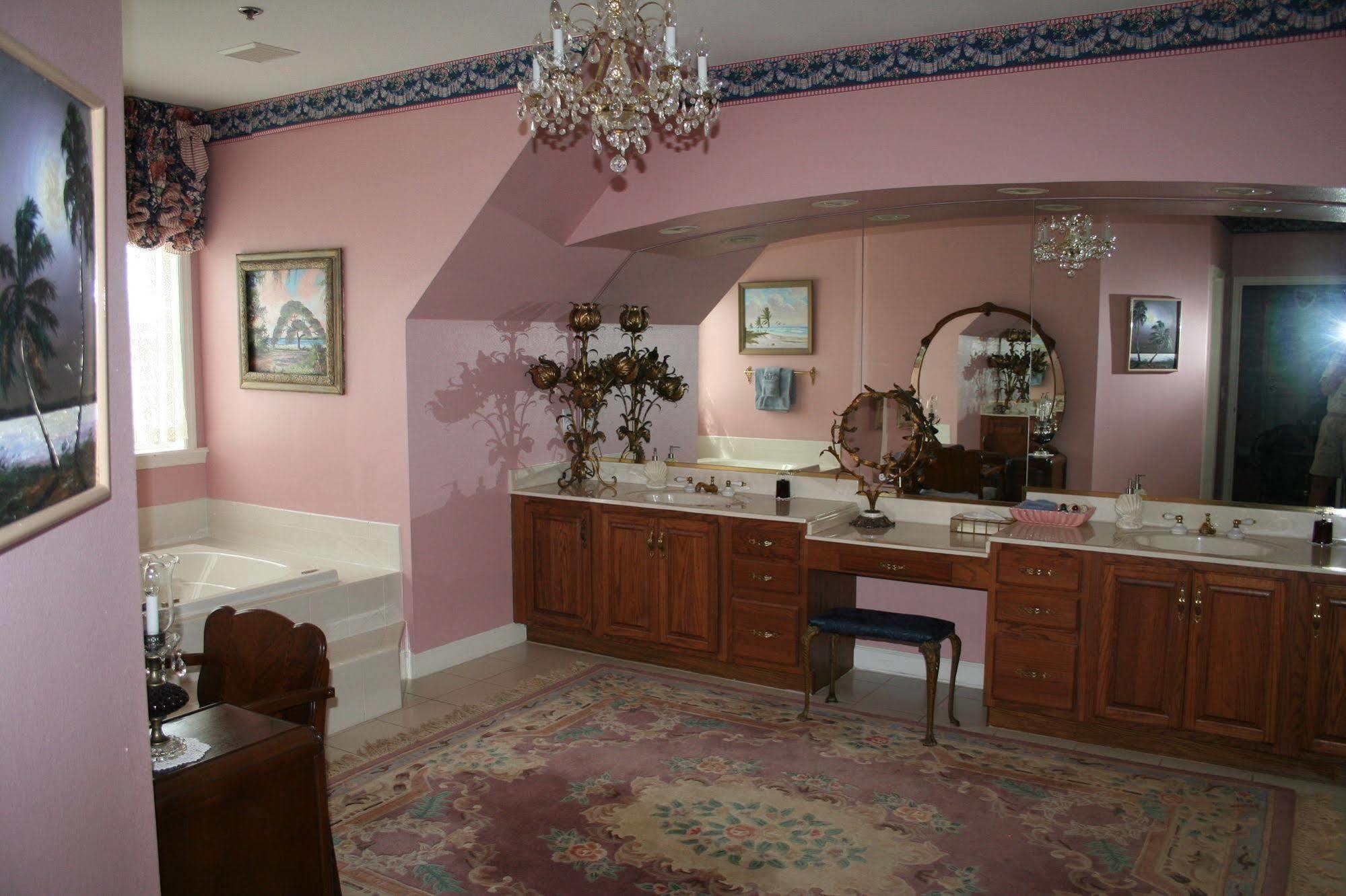 Heron Cay Lakeview Bed & Breakfast 3*