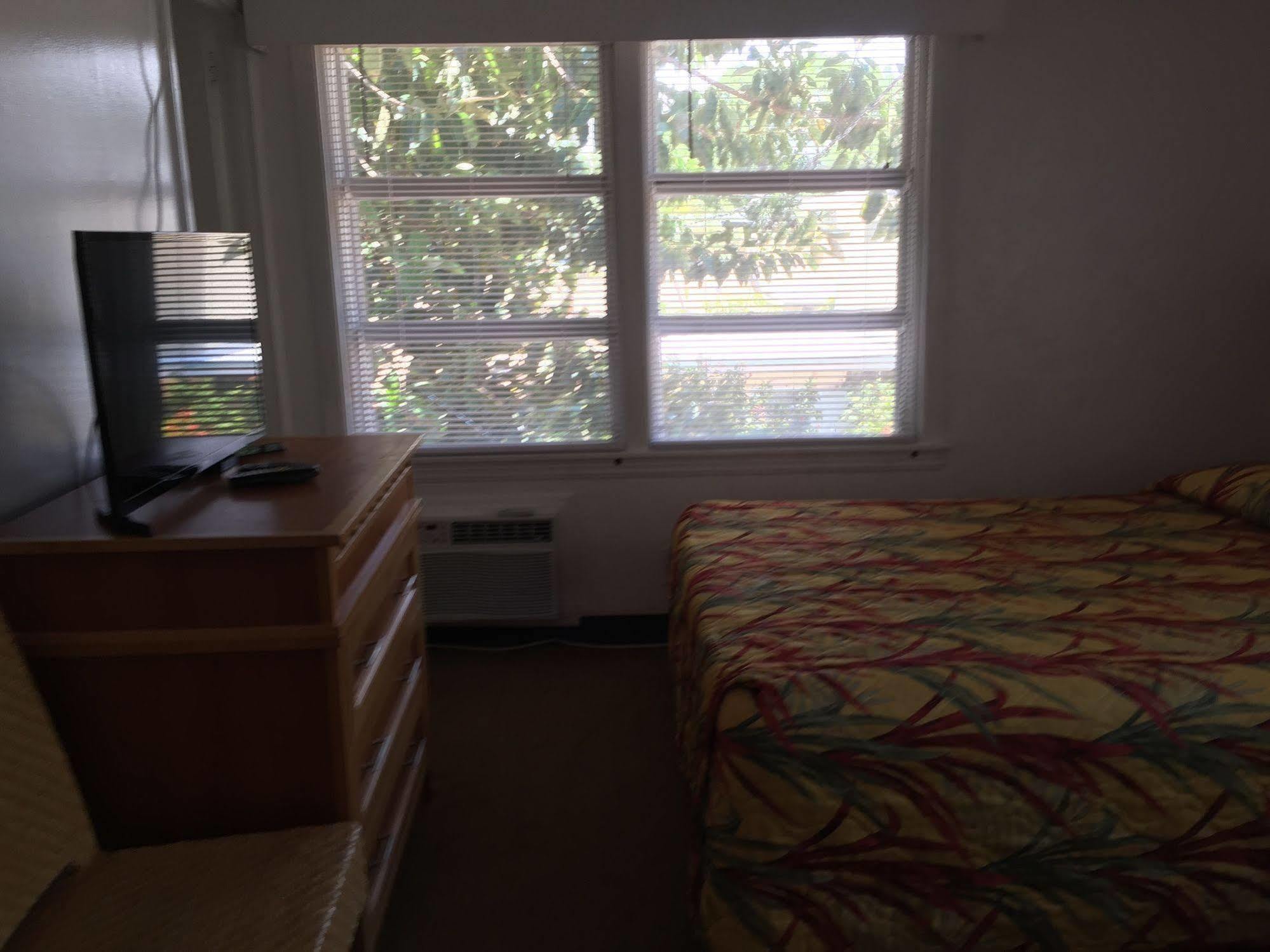 Sea Cove Motel