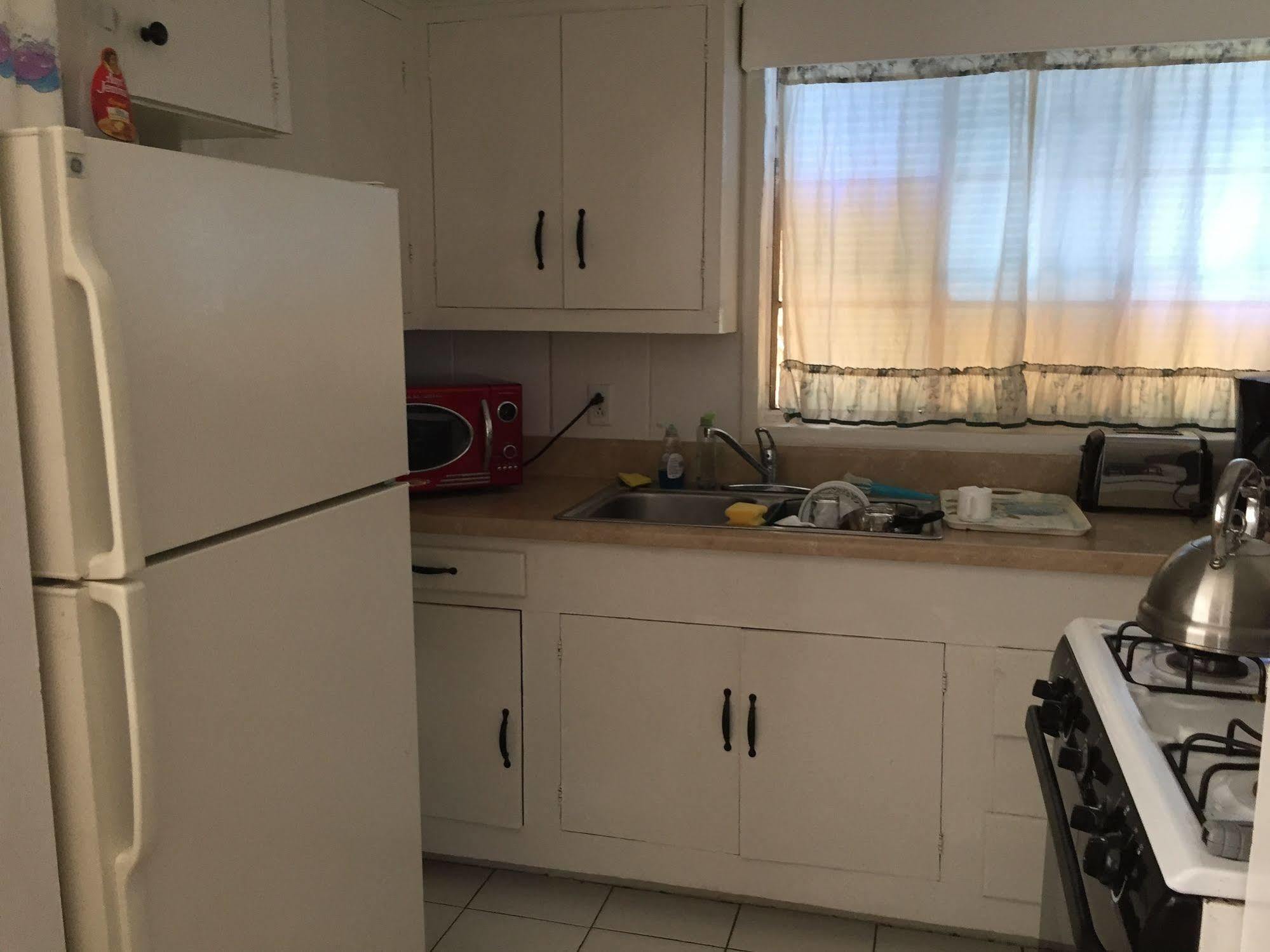 Sea Cove Motel 2*