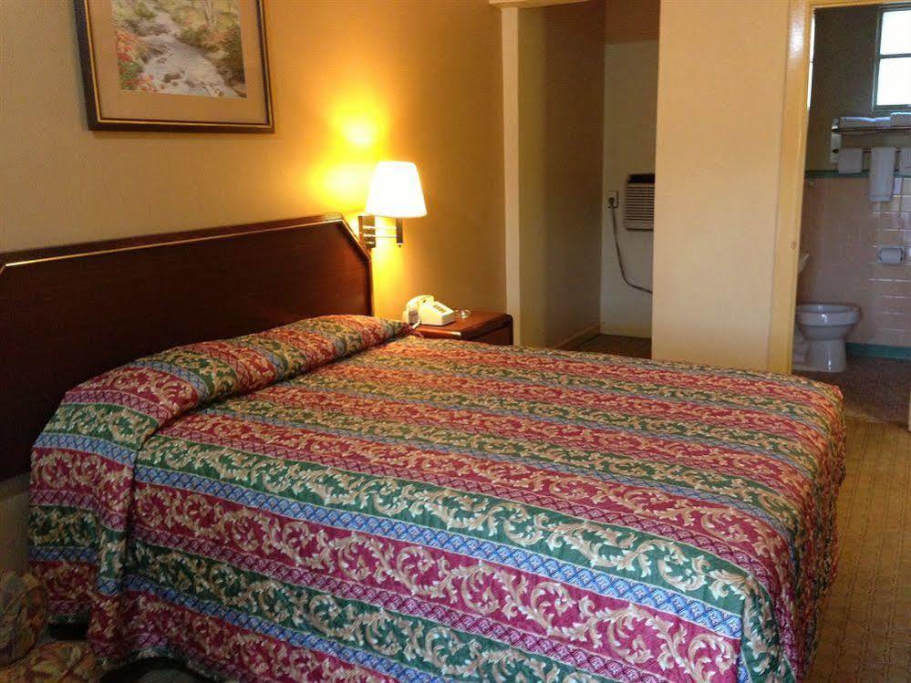 Super 8 By Wyndham Nas Area 2* Pensacola
