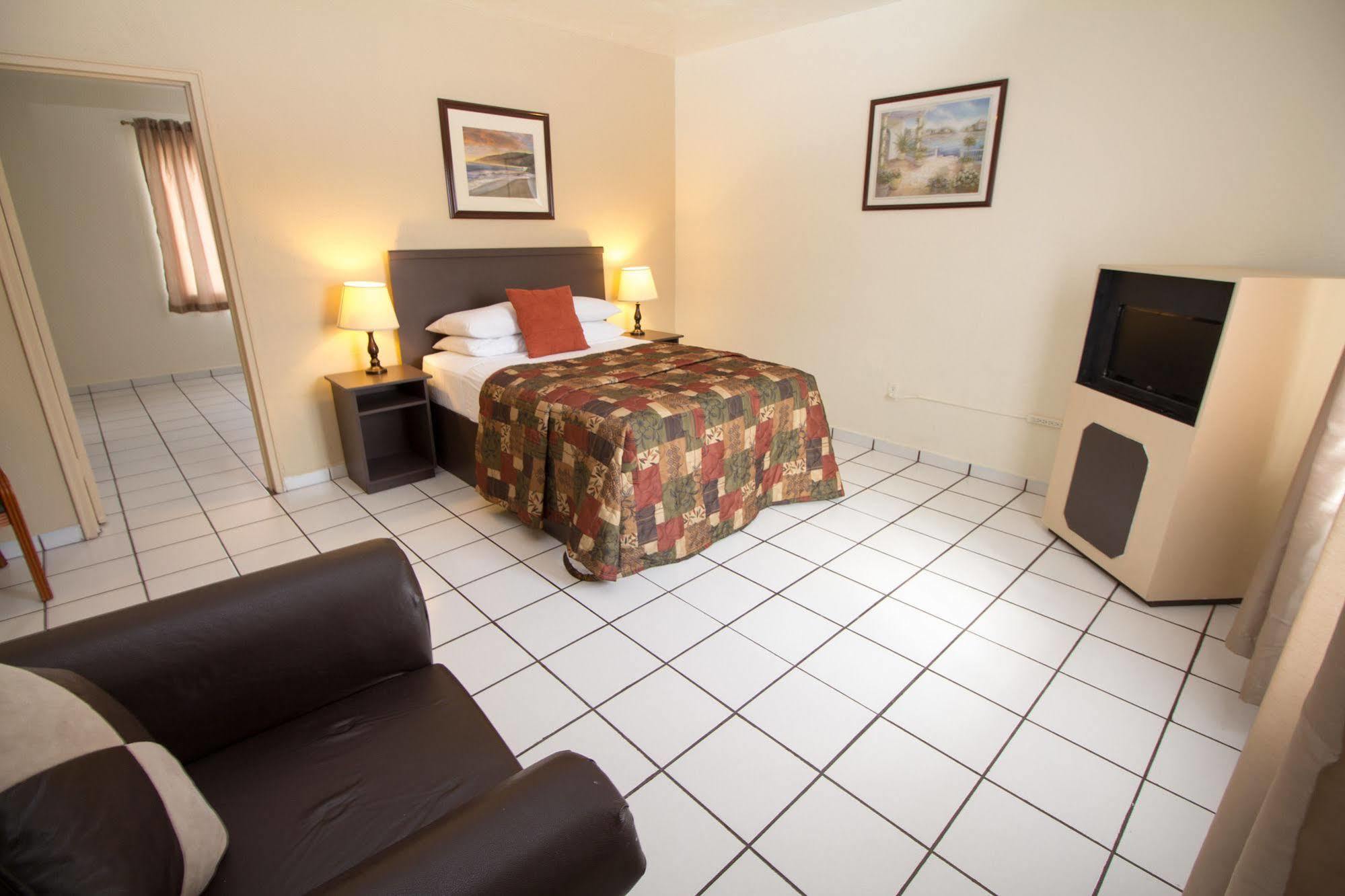 Parkway Hotel