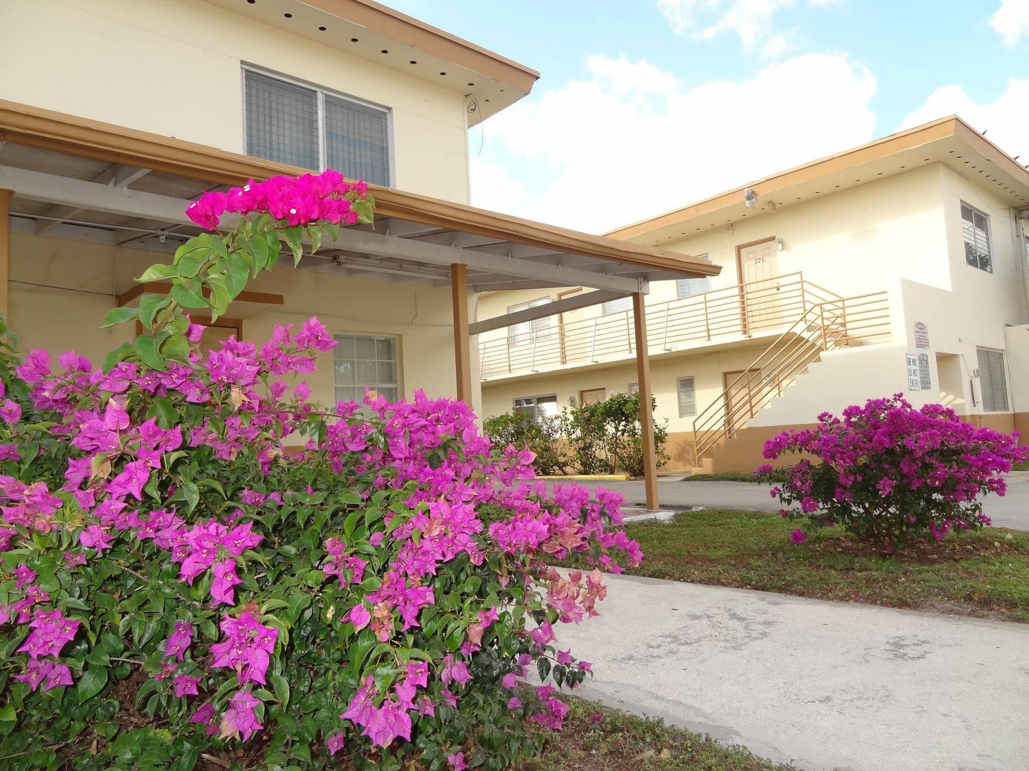 Parkway Miami Springs