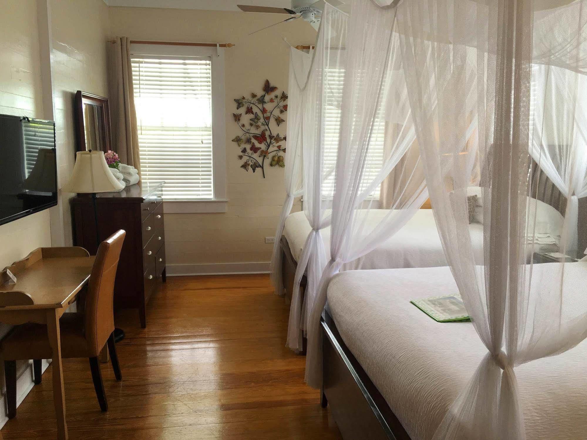 Avalon Bed And Breakfast (Adults Only) 3*