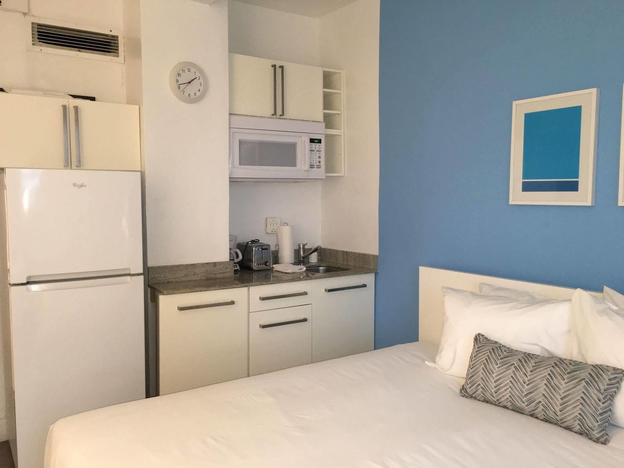 Design 3* Hollywood
