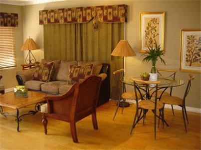 Ed Lugo Hotel 3*