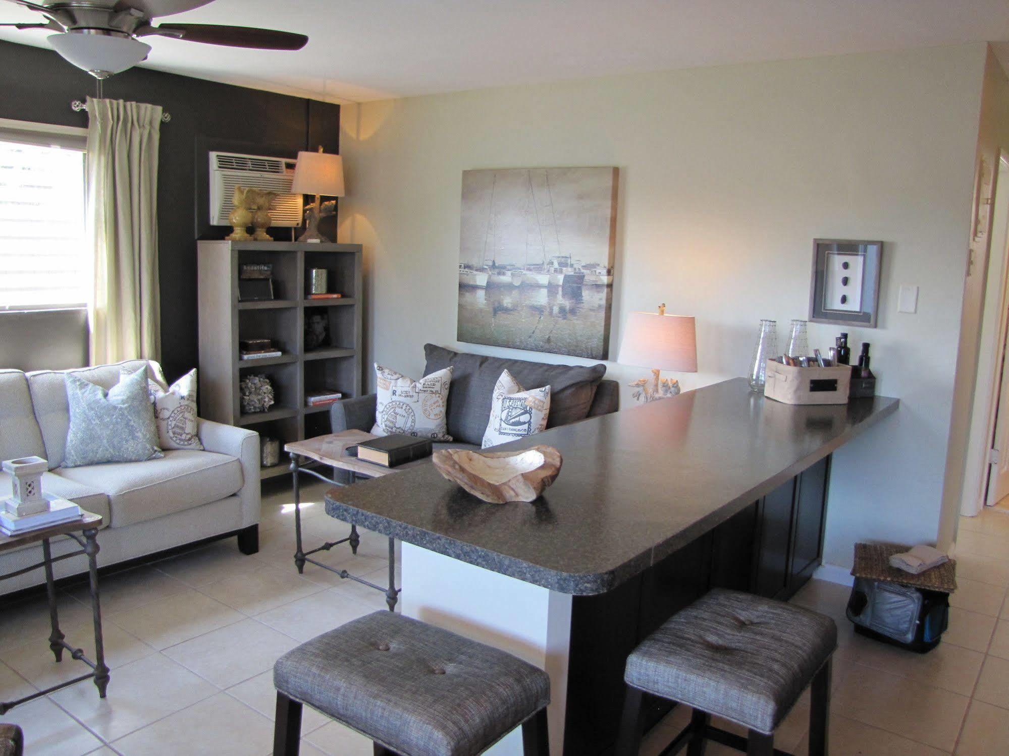Eight Wilton Flats Hotel 3*